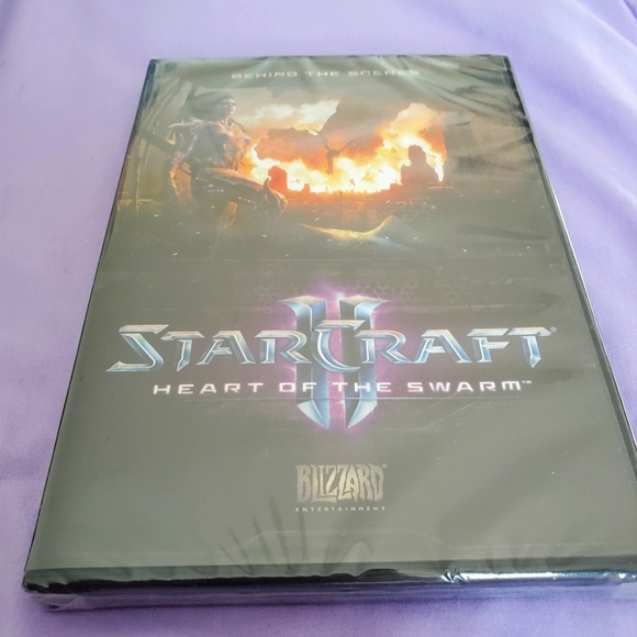 Heart Of The Swarm COLLECTORS EDITION - Picture 12 of 14